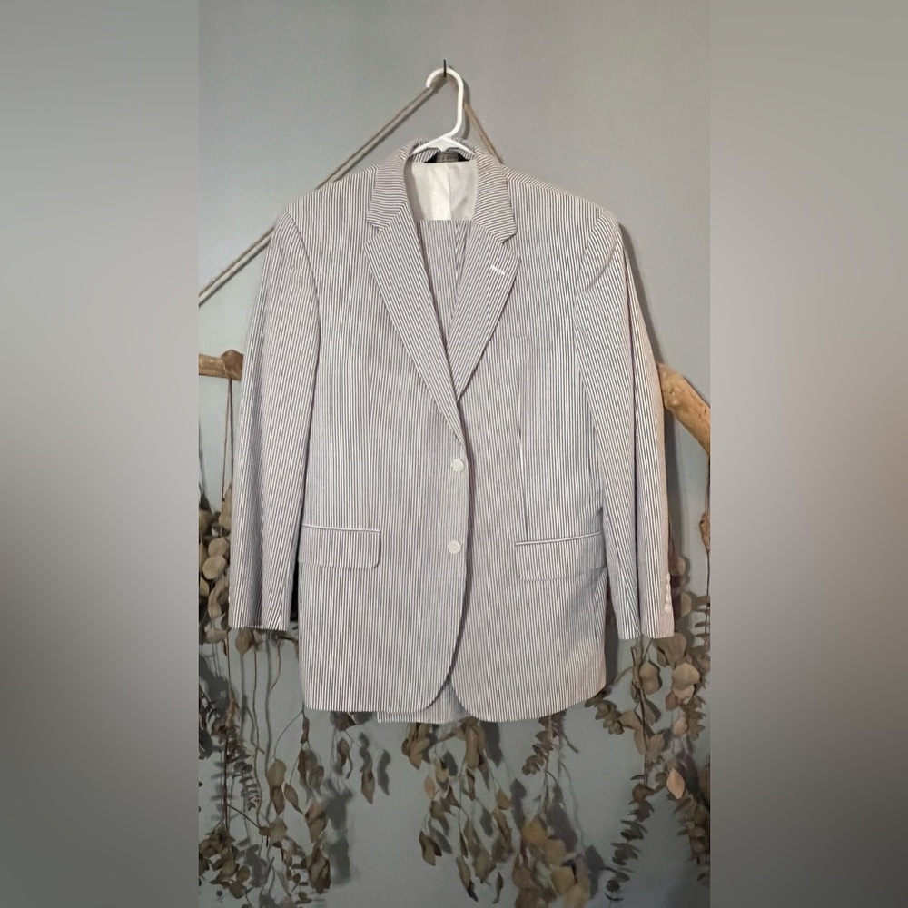 Jos A Bank Seersucker Men's Suit